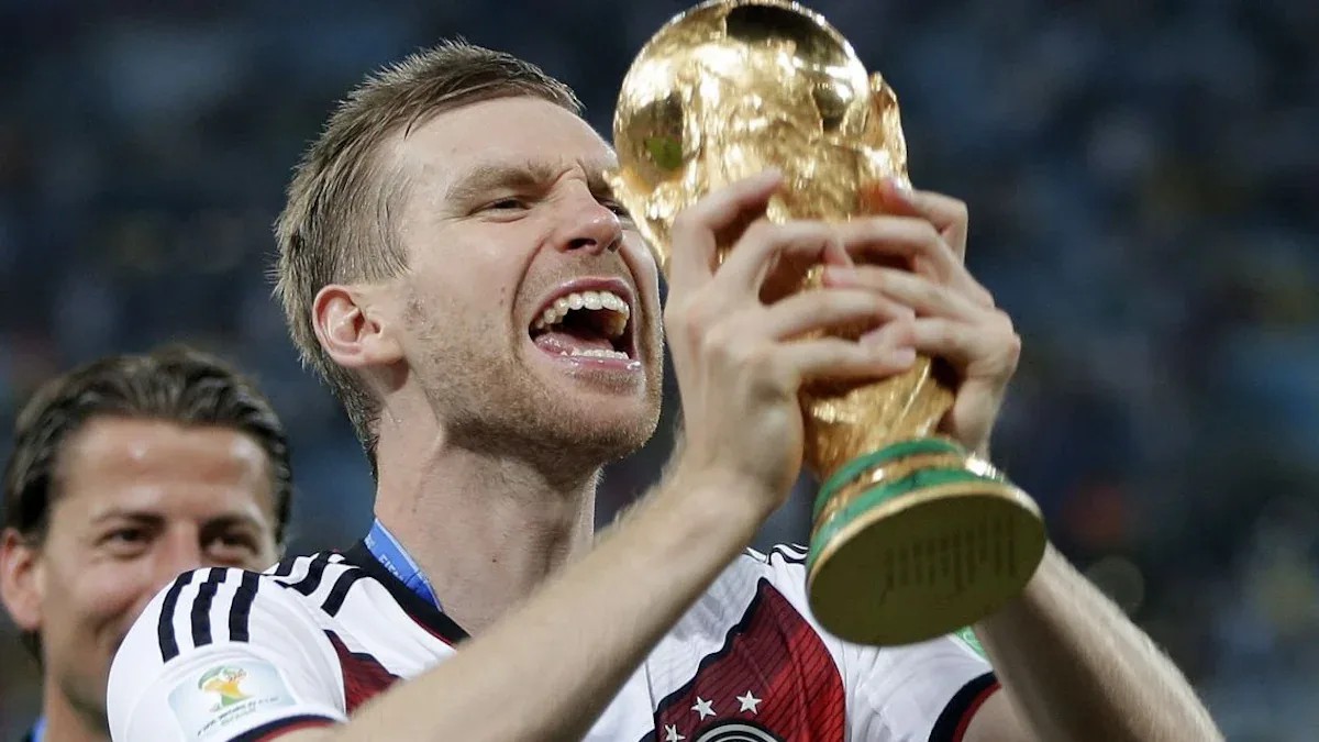 Per Mertesacker spricht über neuen Job als DFB‑Geschäftsführer - BILD