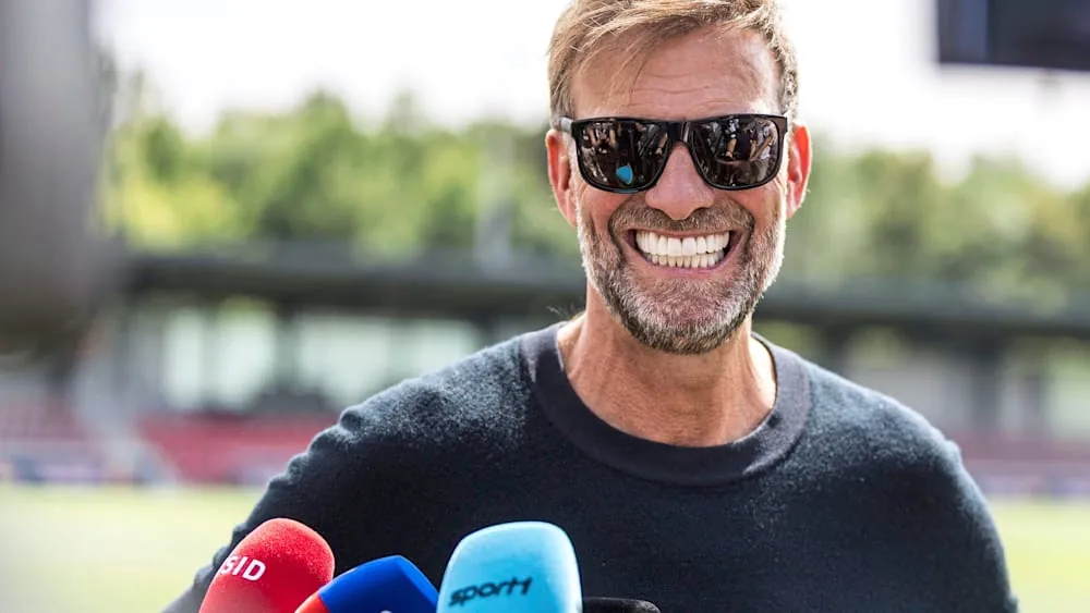 Jetzt ist der Weg endgültig frei für den Bundestrainer Jürgen Klopp. Laut Medieninformationen soll Klopp schon Ende der Woche auf einer Pressekonferenz vorgestellt werden.Quelle:WELT TV